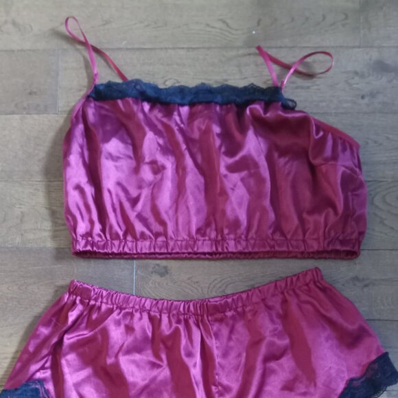 Satin pajamas - Picture 3 of 4